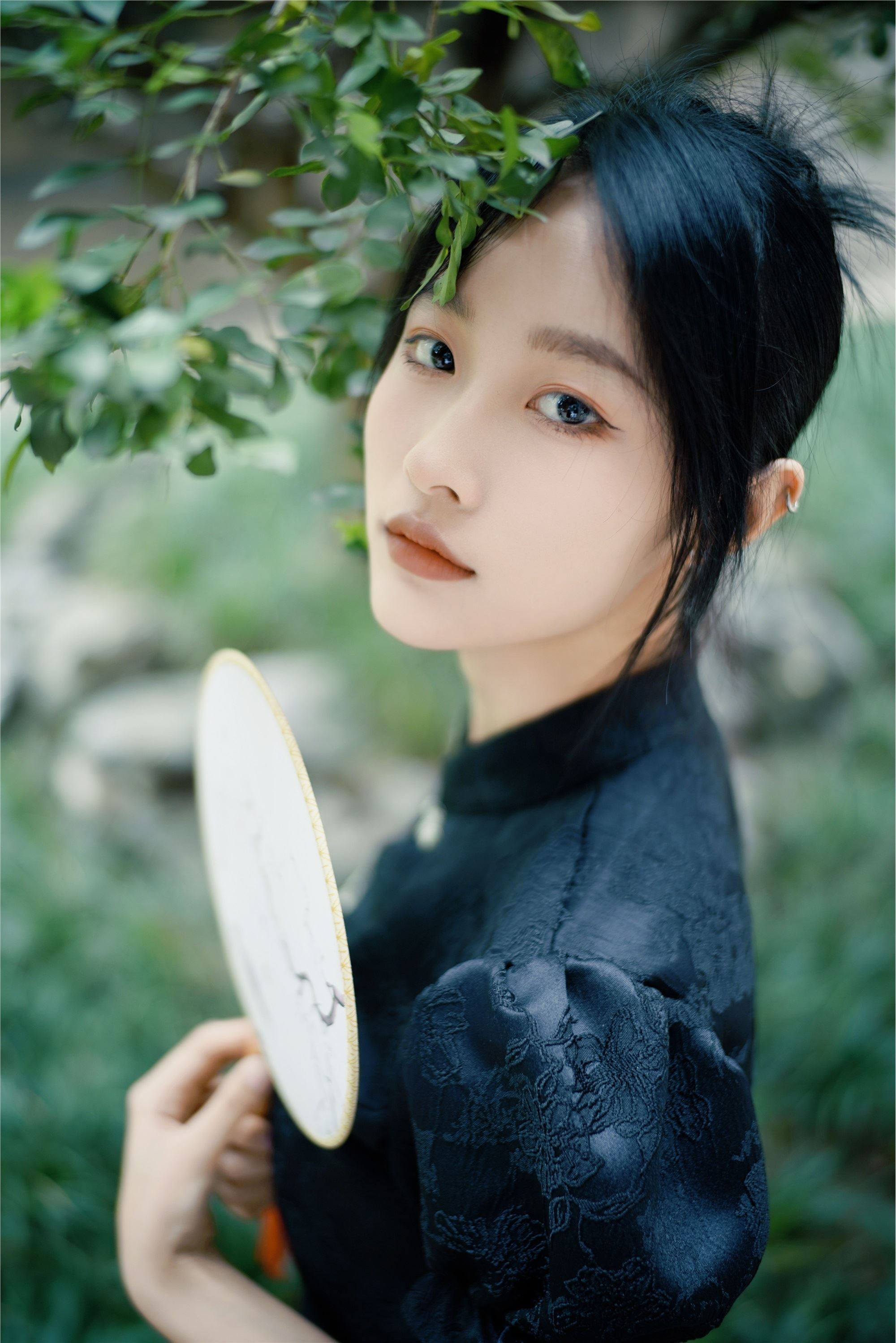 YITUYU艺图语 2025.01.06 娴静犹如花照水 欣欣